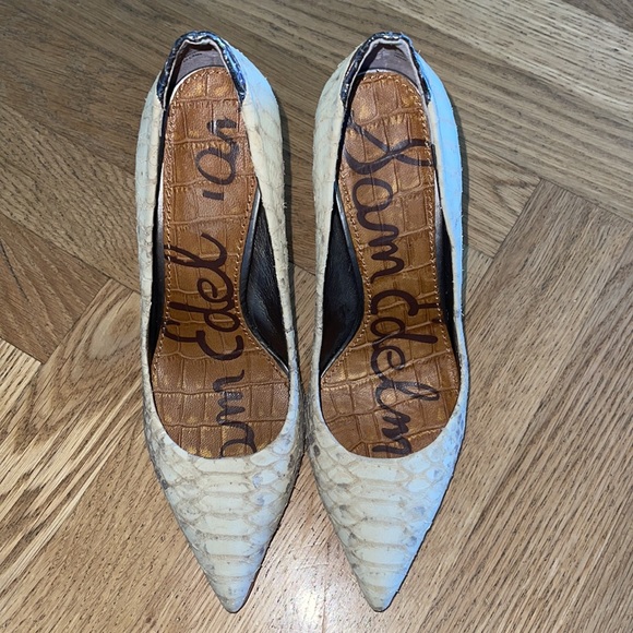 Snakeskin Nude Heels - Picture 2 of 5